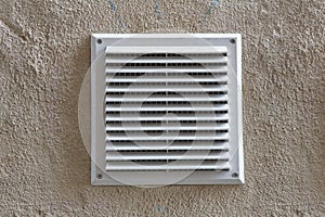 White plastic ventilation grille for internal air evacuation and