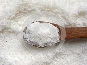 White raw desiccated coconut