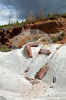 White and red contrast soil photo