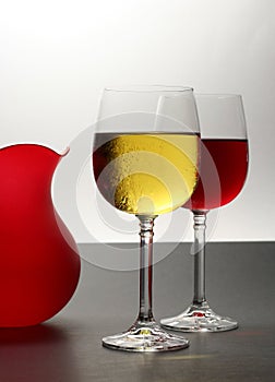 White and red wine with vase