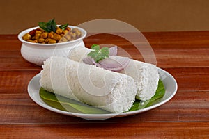 White rice puttu with chana masala curry