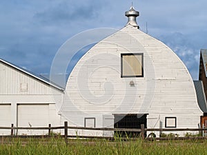White round roof barn of classic American rural style