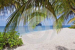 White sand beach in Grand Cayman islands, Georde town. Cruise sh