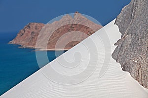 White sand dunes on granite rocks