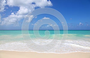 White sand and turquoise waters of Eagle Beach Aruba