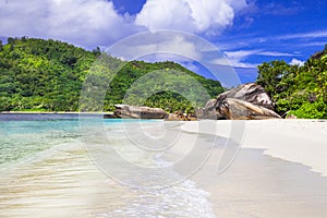 White sandy beach scenery