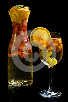 White sangria with fresh fruit