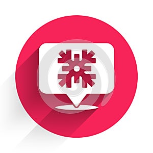 White Snowflake with speech bubble icon isolated with long shadow. Merry Christmas and Happy New Year. Red circle button