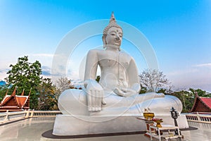 white statue buddha
