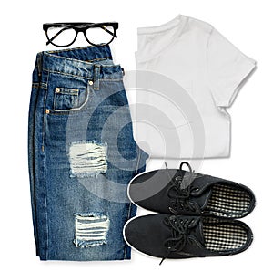 White t-shirt, blue boyfriend jeans, glasses and black textile s