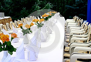 White table with roses