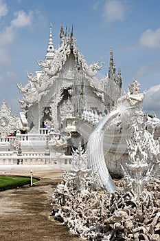 White Temple in Chiang Rai, photo