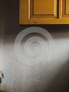 White wall behind kitchen door