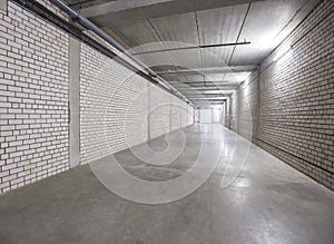 White wall corridor to exit