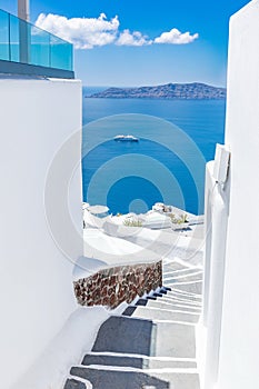 Bianco lavare scala sul isola grecia. Sorprendente lusso viaggio. Sorprendente cielo blu un bianco 