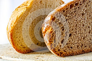 White and whole-wheat integral grain two bread