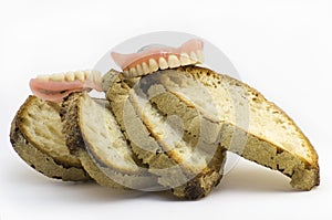 Who has bread has no teeth