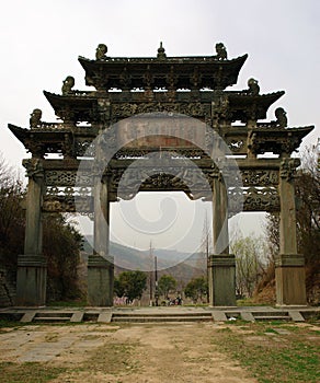 The whole body of a Chinese memorial archway
