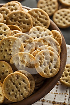 Whole Grain Wheat Round Crackers