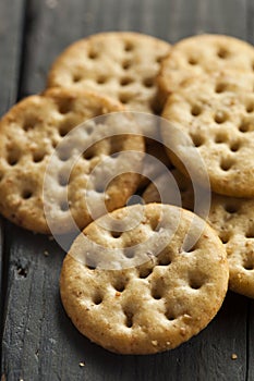 Whole Grain Wheat Round Crackers