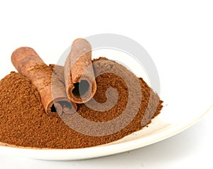 Whole ground cinnamon and stick