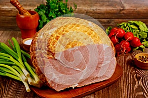 Whole ham with radish, scallion and salt