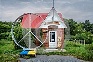 Eco sculptor and Artist Alain Cadieux and the former workshop of the sculptor Lucien Bourgault