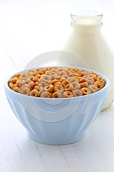 Whole wheat cereal loops