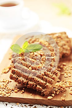 Wholegrain nutty cookies