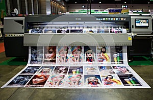 Wide format digital ink jet printer