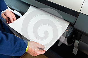 Wide format printer for paper in tipography