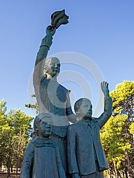 Wife of the Seafarer, Bronze Statue, Galaxidi, Greece