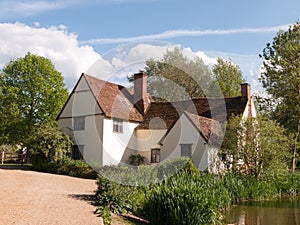 Willy Lott`s Cottage outside in flatford mill in constable count