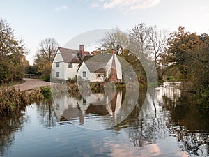 Willy lotts flatford mill cottage constable country haywain pain