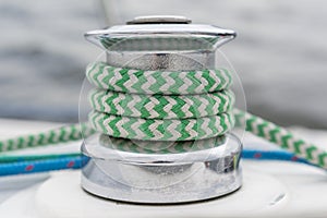Winch, green and blue rope