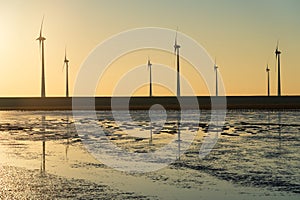 Wind power and low tide