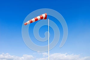 wind sock, wind drogue or wind sleeve