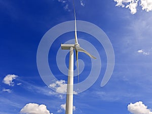 Wind turbine along dike at Ooltgensplaat