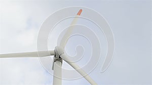 Wind turbine generating