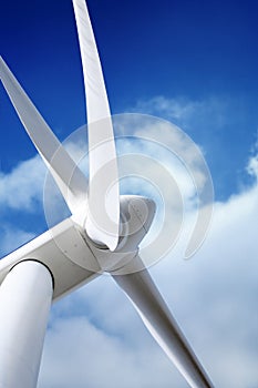 Wind turbine generator