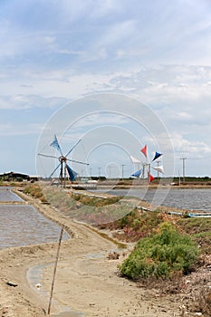 Wind Turbine for pumping vertical image