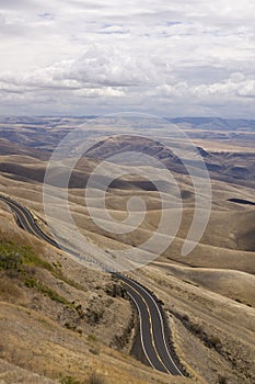 Winding highway above the adjoining cities of Lewiston, Idaho and Clarkston, Washington