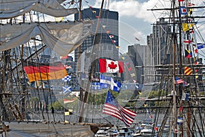 Windjammers with city background