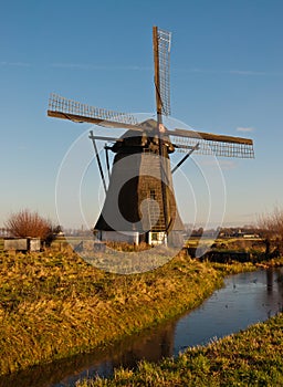 Windmill De Oude Doorn in the village of Almkerk