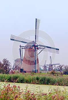 Windmill in Kinderdijk in vertical