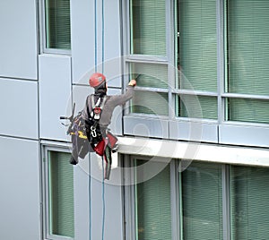 Window cleaner in a high rise