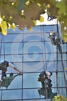 Window cleaners on office building, photo taken 20.05.2014