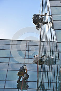 Window cleaners on office building, photo taken 20.05.2014