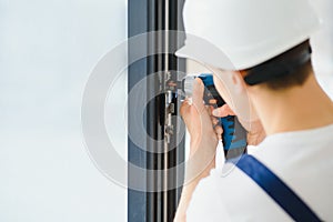 Window fitter using cordless drill