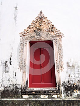 The window of the old temple at Wat-chom-phu-wek Thailand.